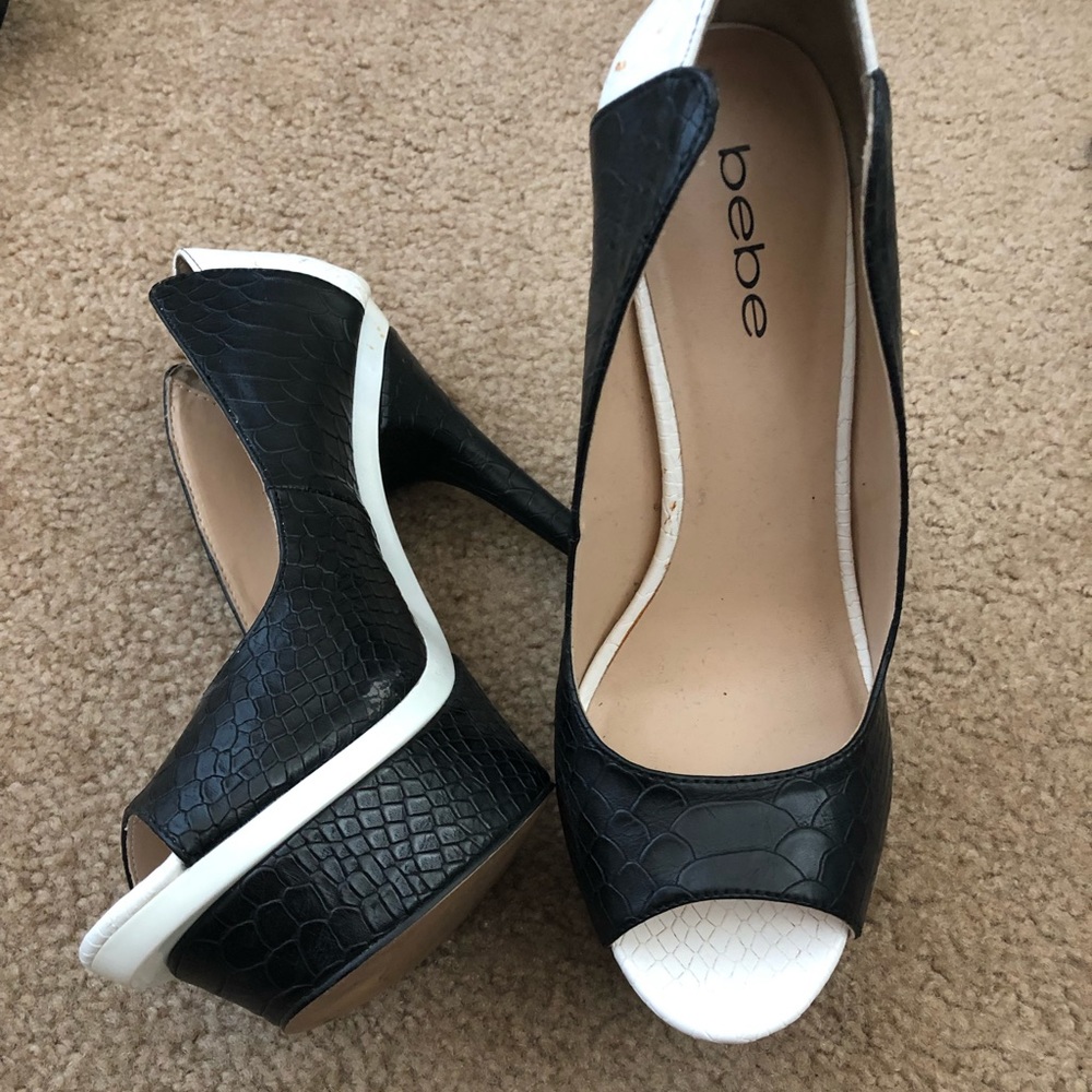 Bebe black and white snake skin heels